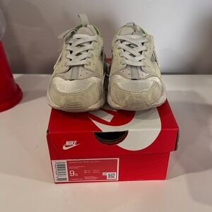 Nike Kids Huarache Run 2.0 Sneakers - White and Gray